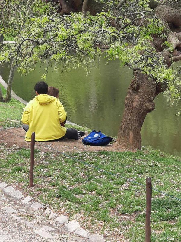 RIZ Jean-Charles : Les amoureux des buttes chaumont / 2021 * Cliquer pour voir l'image en grand